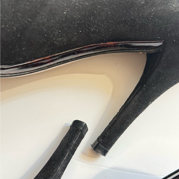 Authentic Stuart Weitzman Black Suede  Almond Toe Women's Heels size 9.5 US - Picture 6 of 8